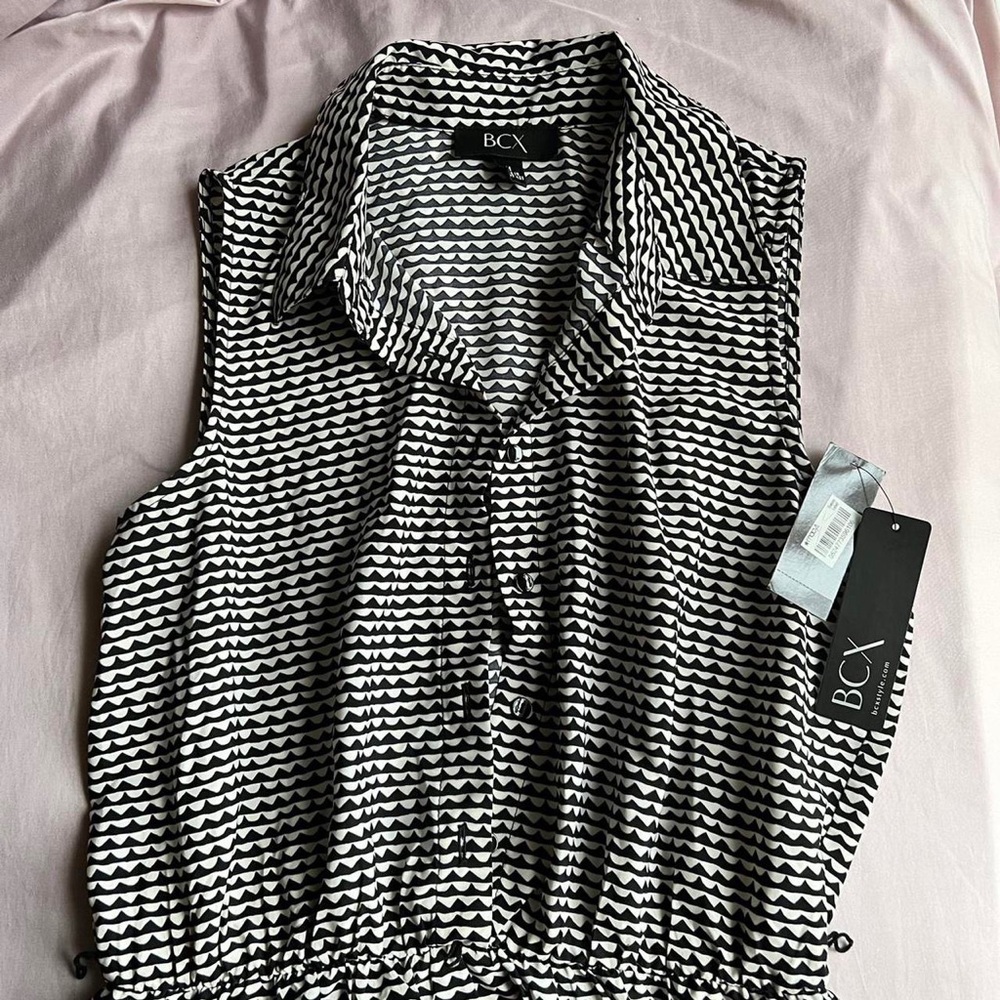 V-NECK SLEEVELESS COLLARED DRESS 🖤